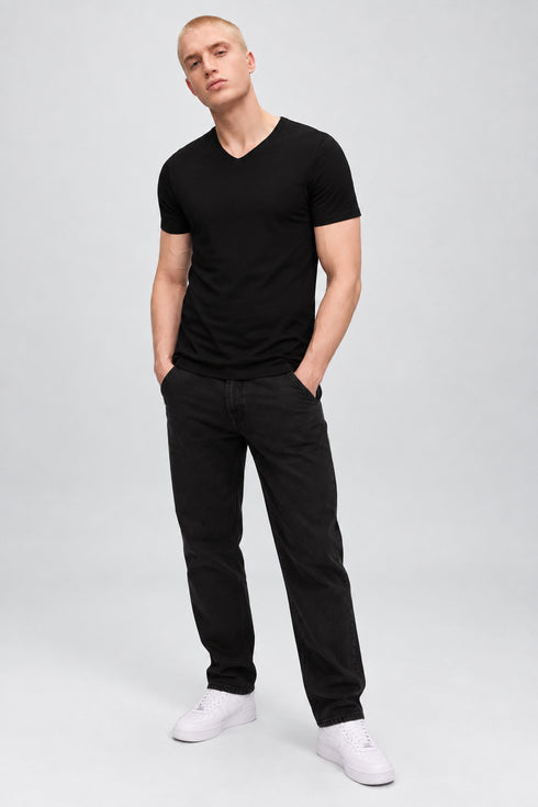 BOSS MEN’S CLASSIC V-NECK T-SHIRT – BLACK
